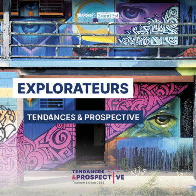 Mur coloré avec graffitis et texte Explorateurs